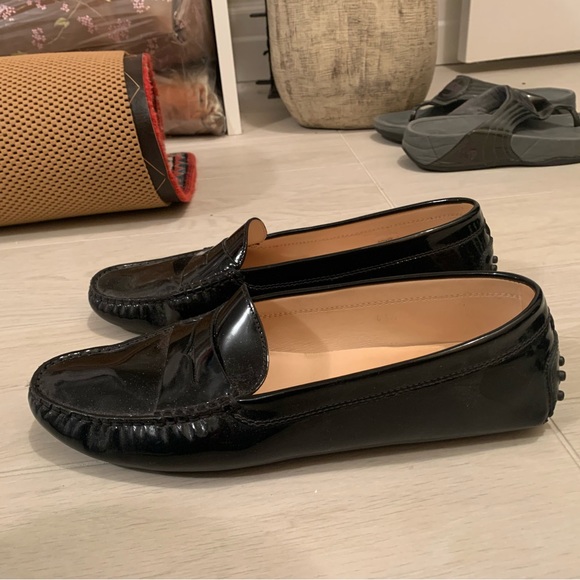 Tod’s Patent Leather Classic Black Loafer - Size 41.5 - Picture 2 of 4